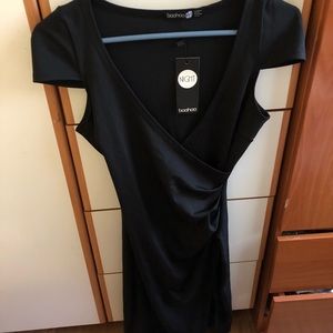 Black Boohoo V neck dress